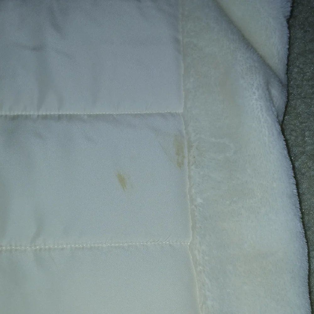 FILA Women's Cream Puffer Vest - Picture 4 of 6